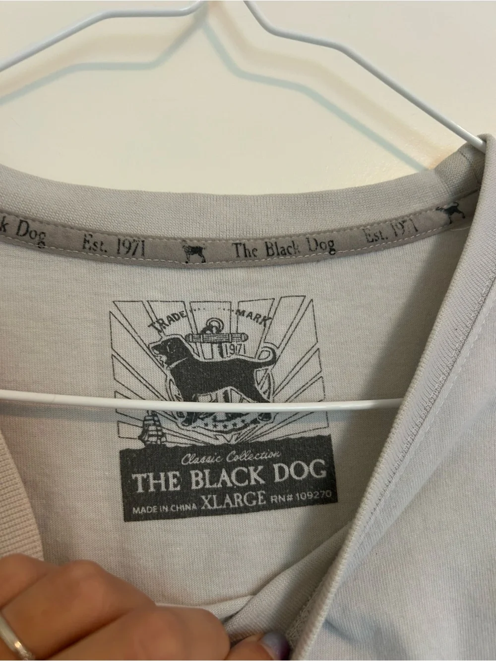 The Black Dog white T-shirt Marthas Vineyard 2023